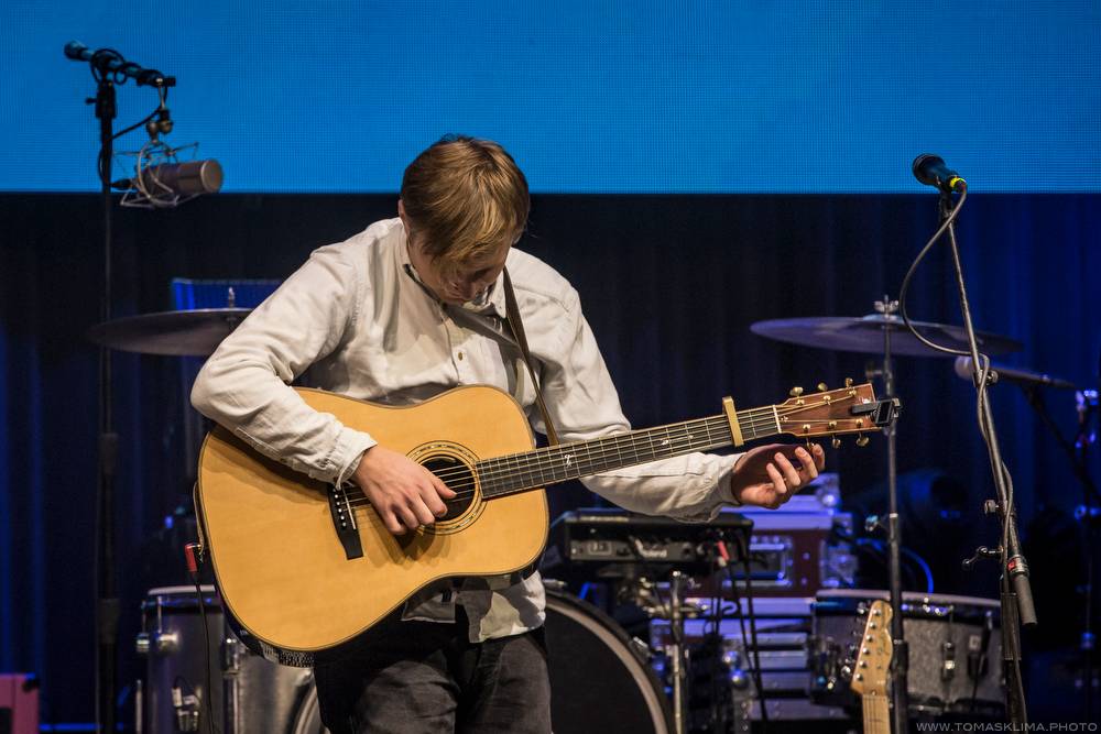 Hudební ceny Žebřík moderovali Jakub Kohák a Iva Pazderková, sošky sbírali Tomáš Klus, Ewa Farna a další
