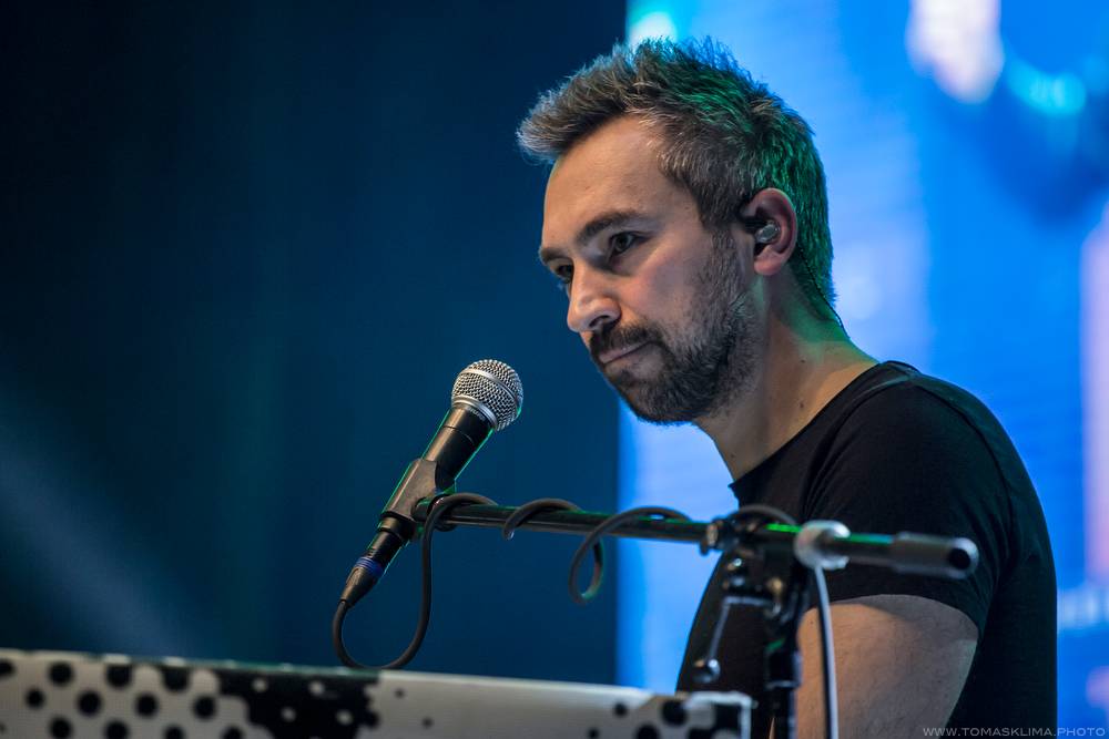 Hudební ceny Žebřík moderovali Jakub Kohák a Iva Pazderková, sošky sbírali Tomáš Klus, Ewa Farna a další