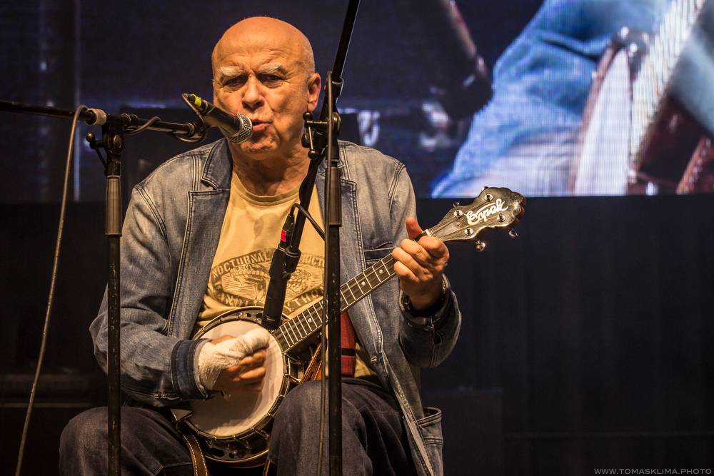 Hudební ceny Žebřík moderovali Jakub Kohák a Iva Pazderková, sošky sbírali Tomáš Klus, Ewa Farna a další