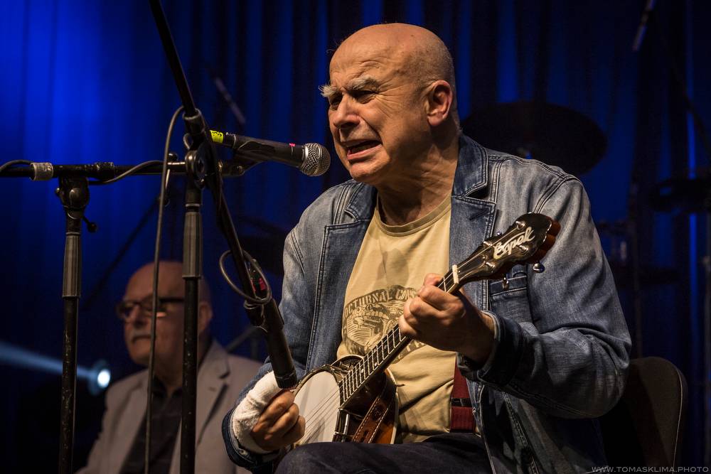 Hudební ceny Žebřík moderovali Jakub Kohák a Iva Pazderková, sošky sbírali Tomáš Klus, Ewa Farna a další