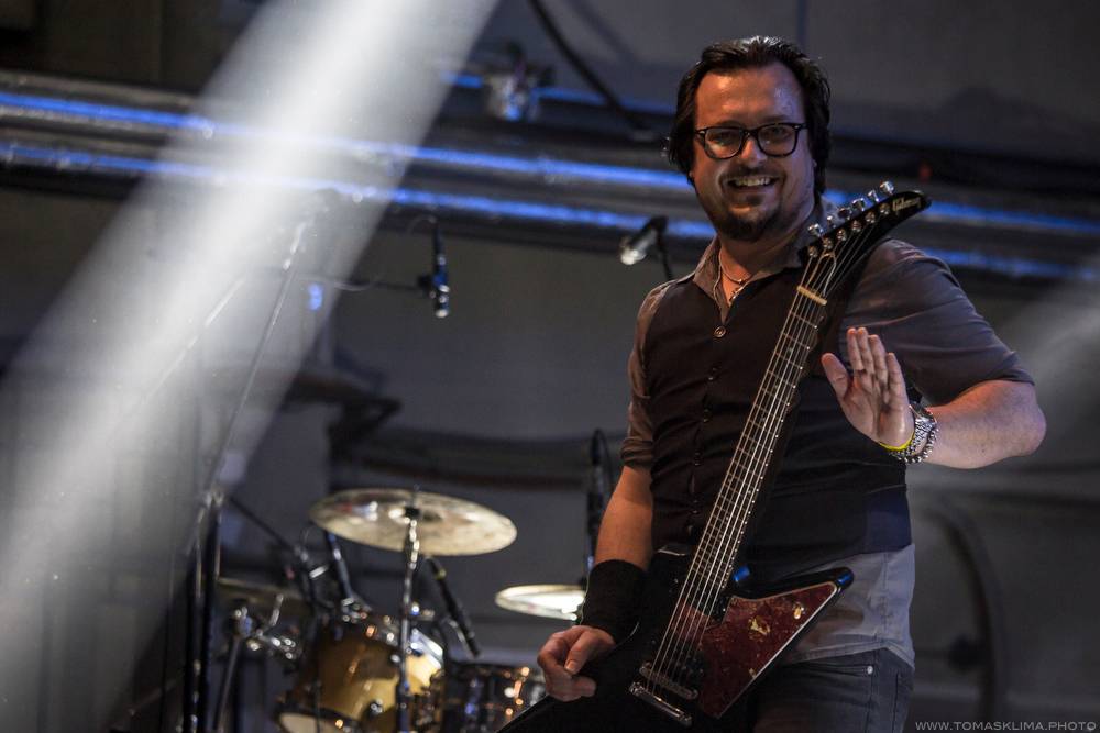 Hudební ceny Žebřík moderovali Jakub Kohák a Iva Pazderková, sošky sbírali Tomáš Klus, Ewa Farna a další