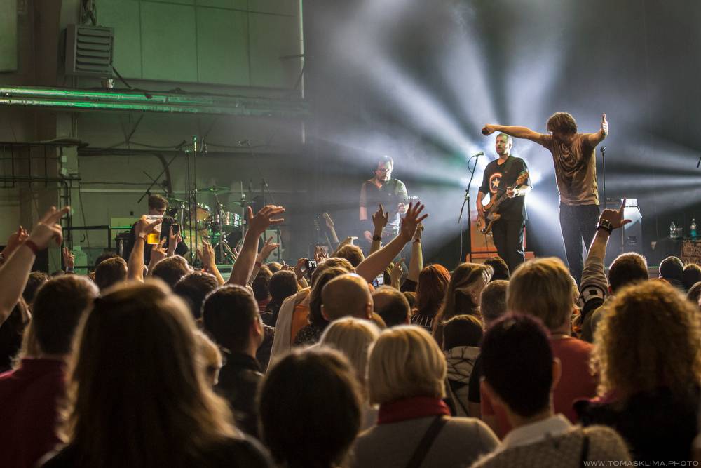 Hudební ceny Žebřík moderovali Jakub Kohák a Iva Pazderková, sošky sbírali Tomáš Klus, Ewa Farna a další