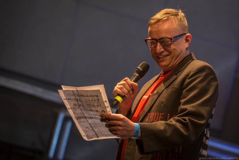 Hudební ceny Žebřík moderovali Jakub Kohák a Iva Pazderková, sošky sbírali Tomáš Klus, Ewa Farna a další