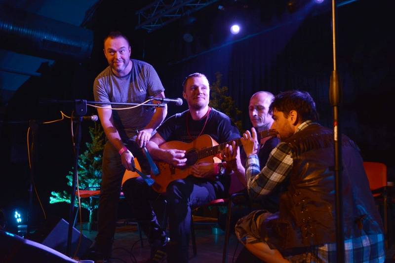 Wohnout v akustickém provedení zvedl v Pardubicích diváky ze židlí