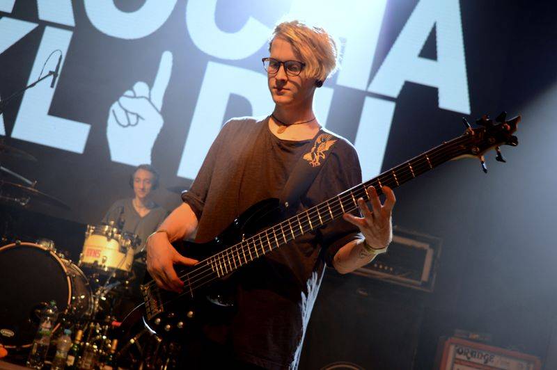 Úspěšné turné Ovoce a UDG vyprodalo Lucerna Music Bar, zazpívat si přišel i Xindl X