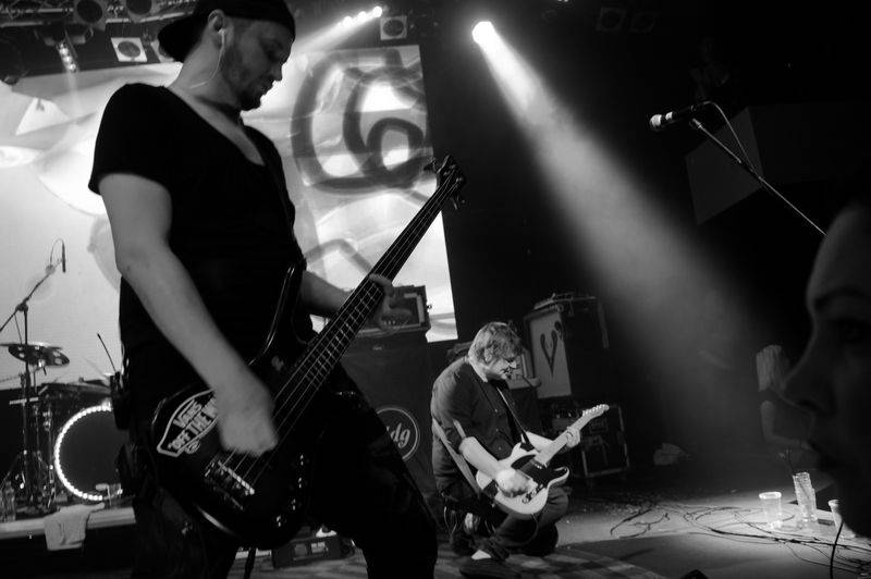 Úspěšné turné Ovoce a UDG vyprodalo Lucerna Music Bar, zazpívat si přišel i Xindl X