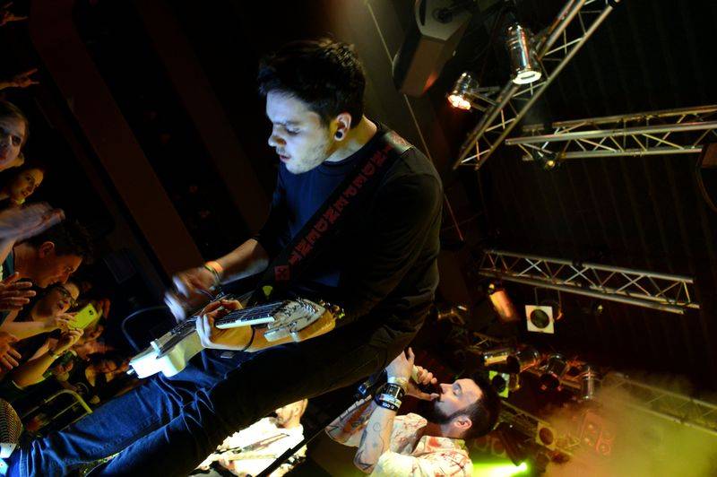 Úspěšné turné Ovoce a UDG vyprodalo Lucerna Music Bar, zazpívat si přišel i Xindl X