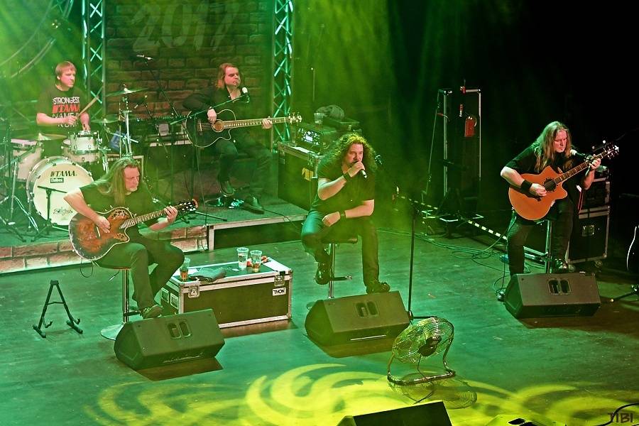 Arakain v Českých Budějovicích zahráli unplugged