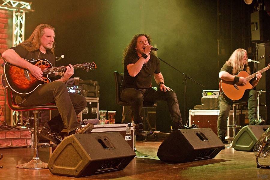 Arakain v Českých Budějovicích zahráli unplugged