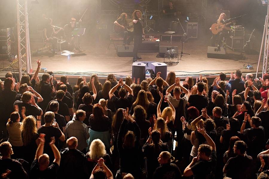 Arakain v Českých Budějovicích zahráli unplugged