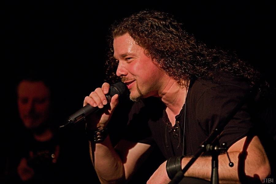 Arakain v Českých Budějovicích zahráli unplugged