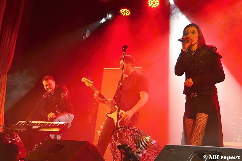 Arakain odehrál první ze dvou plzeňských koncertů, před thrashovou jízdou si je Šeříkovka poslechla unplugged