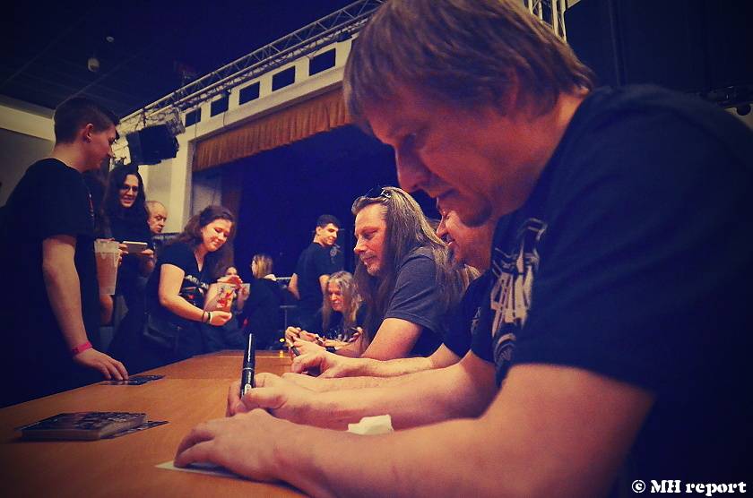 Arakain odehrál první ze dvou plzeňských koncertů, před thrashovou jízdou si je Šeříkovka poslechla unplugged