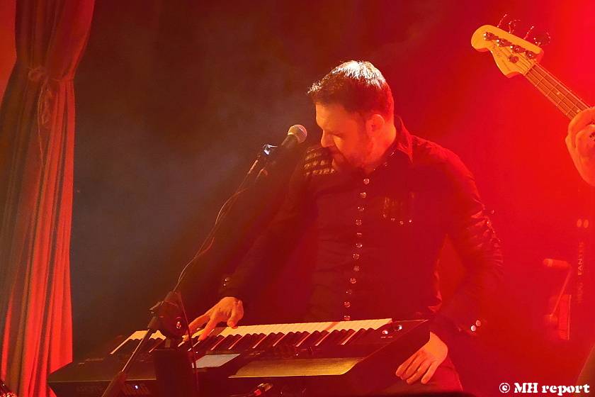 Arakain odehrál první ze dvou plzeňských koncertů, před thrashovou jízdou si je Šeříkovka poslechla unplugged