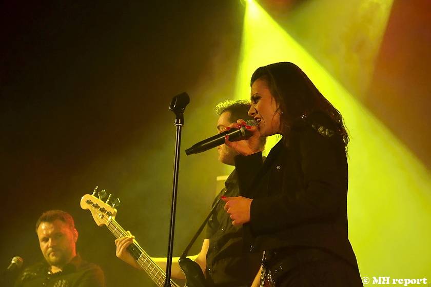 Arakain odehrál první ze dvou plzeňských koncertů, před thrashovou jízdou si je Šeříkovka poslechla unplugged