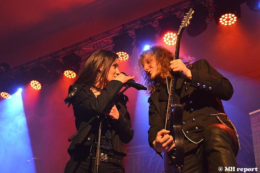 Arakain odehrál první ze dvou plzeňských koncertů, před thrashovou jízdou si je Šeříkovka poslechla unplugged