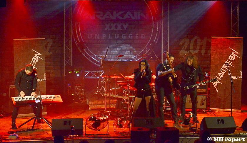 Arakain odehrál první ze dvou plzeňských koncertů, před thrashovou jízdou si je Šeříkovka poslechla unplugged