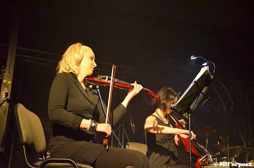 Arakain odehrál první ze dvou plzeňských koncertů, před thrashovou jízdou si je Šeříkovka poslechla unplugged