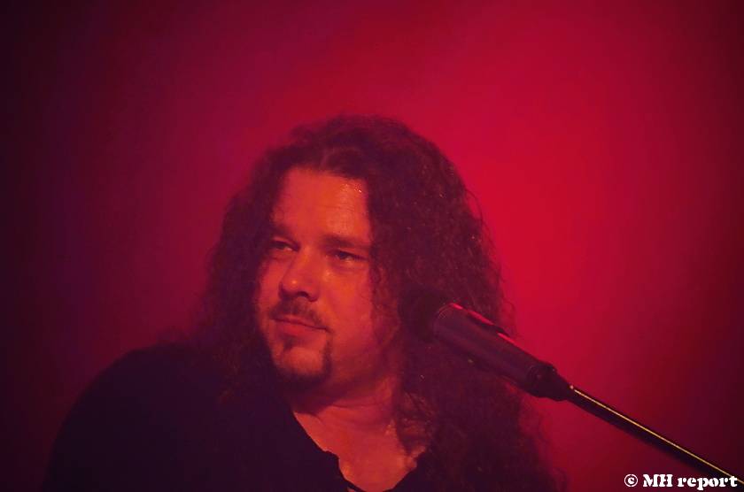 Arakain odehrál první ze dvou plzeňských koncertů, před thrashovou jízdou si je Šeříkovka poslechla unplugged