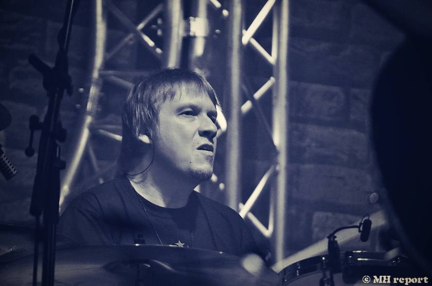 Arakain odehrál první ze dvou plzeňských koncertů, před thrashovou jízdou si je Šeříkovka poslechla unplugged