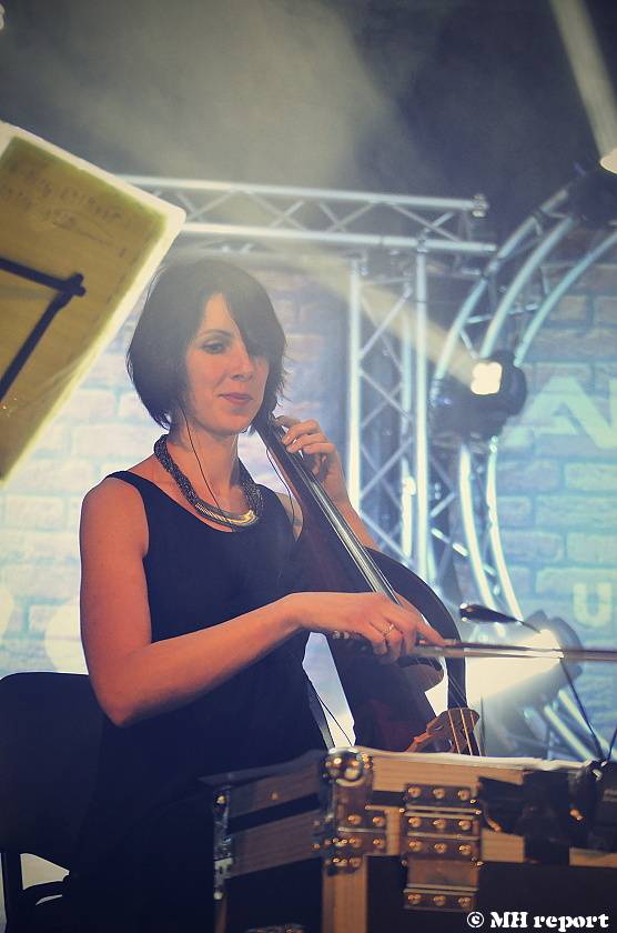 Arakain odehrál první ze dvou plzeňských koncertů, před thrashovou jízdou si je Šeříkovka poslechla unplugged