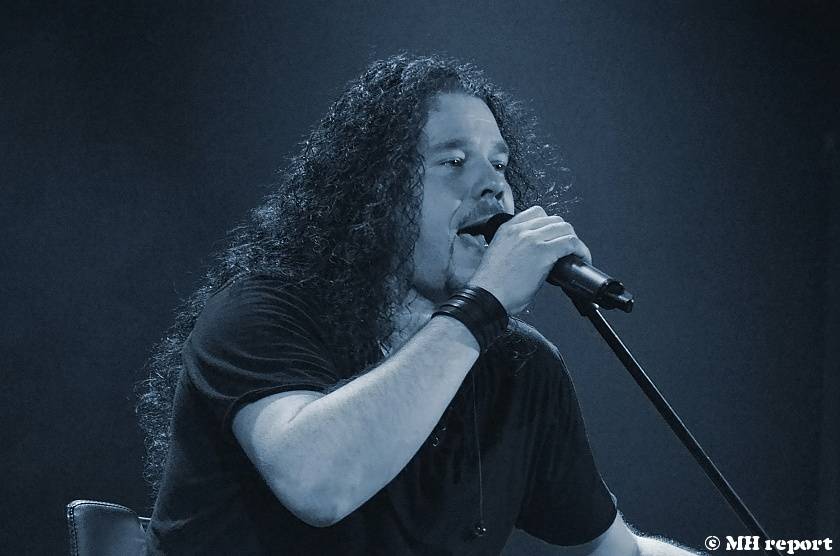 Arakain odehrál první ze dvou plzeňských koncertů, před thrashovou jízdou si je Šeříkovka poslechla unplugged