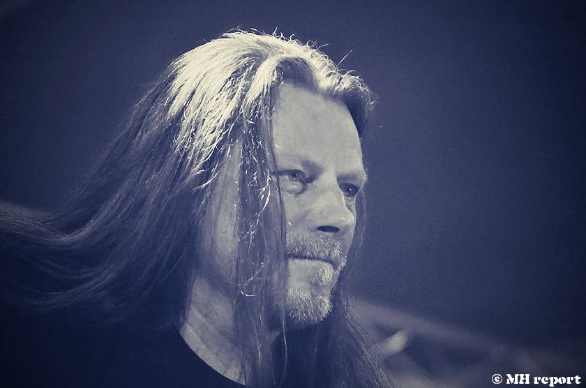 Arakain odehrál první ze dvou plzeňských koncertů, před thrashovou jízdou si je Šeříkovka poslechla unplugged