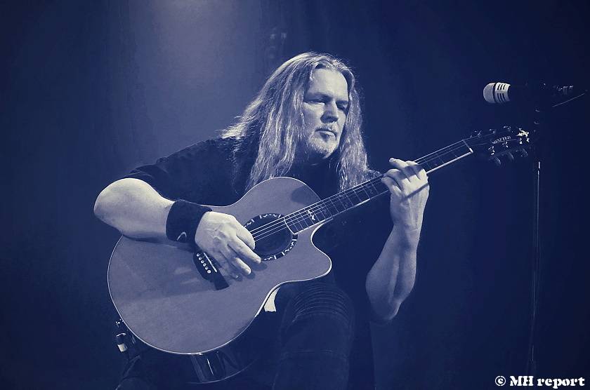 Arakain odehrál první ze dvou plzeňských koncertů, před thrashovou jízdou si je Šeříkovka poslechla unplugged