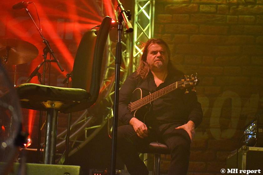 Arakain odehrál první ze dvou plzeňských koncertů, před thrashovou jízdou si je Šeříkovka poslechla unplugged