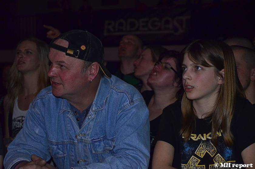 Arakain odehrál první ze dvou plzeňských koncertů, před thrashovou jízdou si je Šeříkovka poslechla unplugged