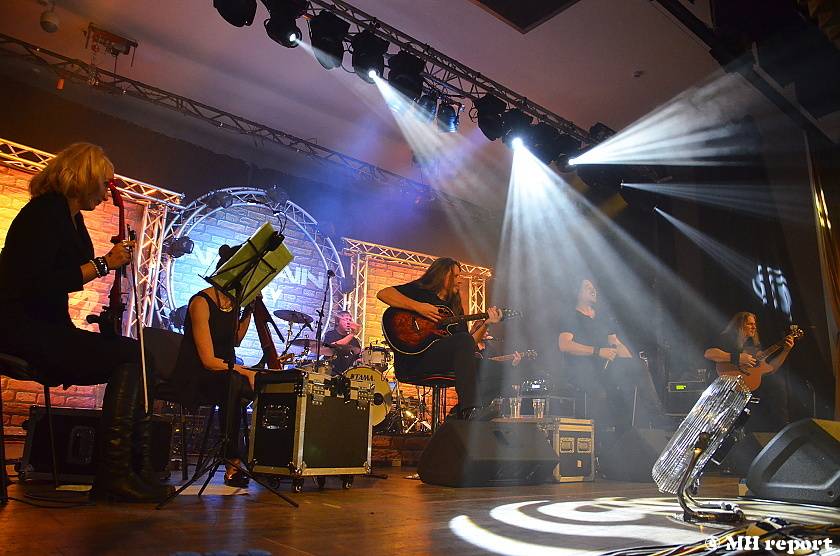 Arakain odehrál první ze dvou plzeňských koncertů, před thrashovou jízdou si je Šeříkovka poslechla unplugged