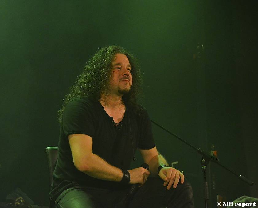 Arakain odehrál první ze dvou plzeňských koncertů, před thrashovou jízdou si je Šeříkovka poslechla unplugged