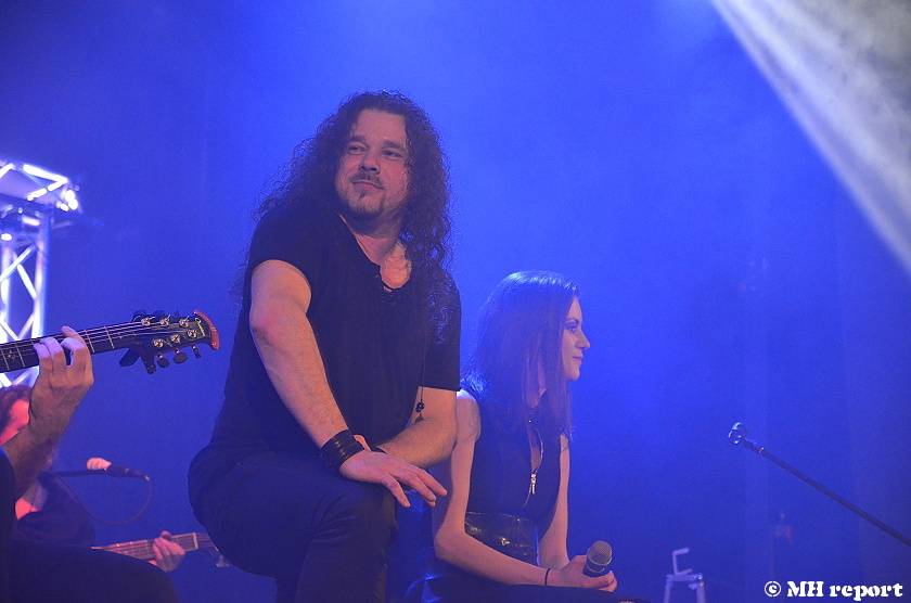 Arakain odehrál první ze dvou plzeňských koncertů, před thrashovou jízdou si je Šeříkovka poslechla unplugged