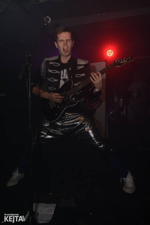 Žižkovská noc zahýbala Stormem! Imodium, Plexis i Totální nasazení roztančili fanoušky