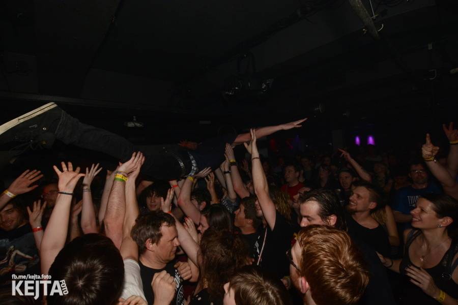 Žižkovská noc zahýbala Stormem! Imodium, Plexis i Totální nasazení roztančili fanoušky
