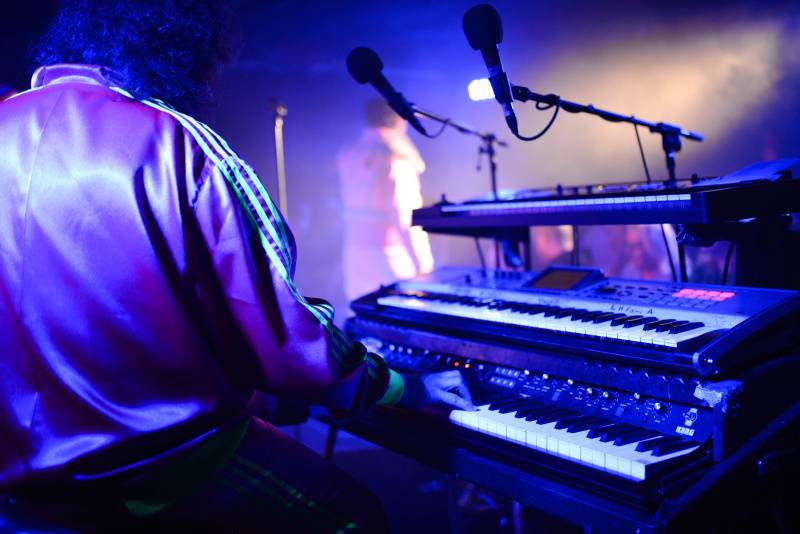 Monkey Business rozjeli svou růžovou funky show i v Ostravě