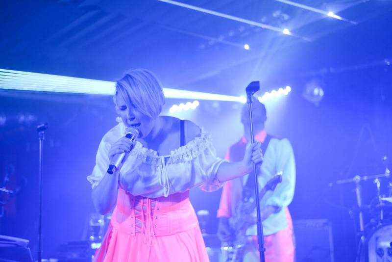 Monkey Business rozjeli svou růžovou funky show i v Ostravě