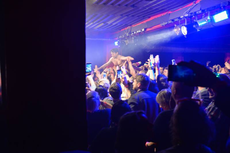 Monkey Business rozjeli svou růžovou funky show i v Ostravě