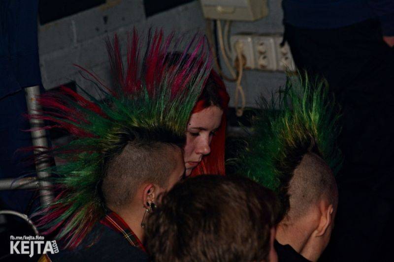 Žižkovská noc nepolevila ani v sobotu, vystoupili RV 4, PVA nebo NVÚ