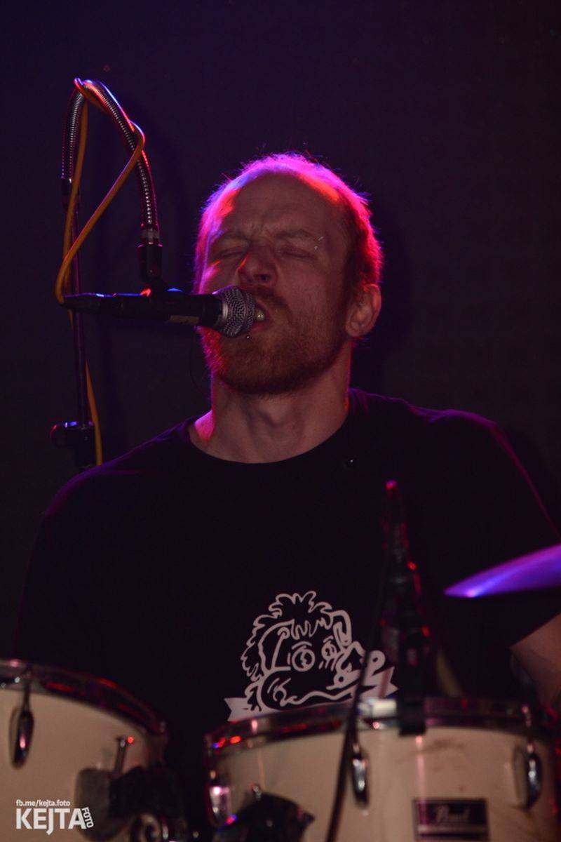 Žižkovská noc nepolevila ani v sobotu, vystoupili RV 4, PVA nebo NVÚ