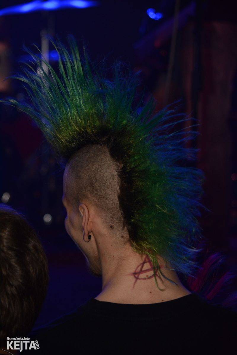 Žižkovská noc nepolevila ani v sobotu, vystoupili RV 4, PVA nebo NVÚ