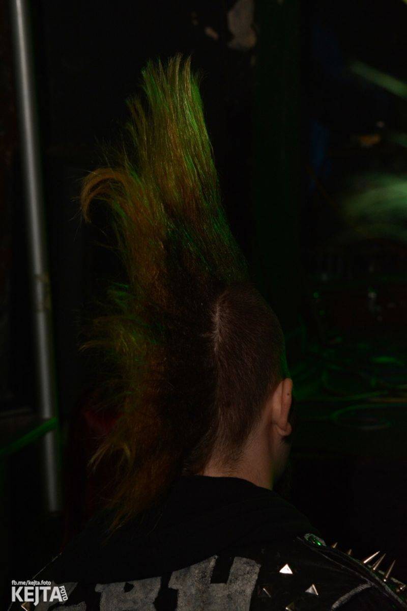 Žižkovská noc nepolevila ani v sobotu, vystoupili RV 4, PVA nebo NVÚ