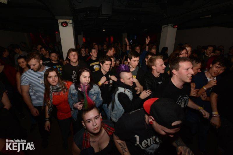 Žižkovská noc nepolevila ani v sobotu, vystoupili RV 4, PVA nebo NVÚ