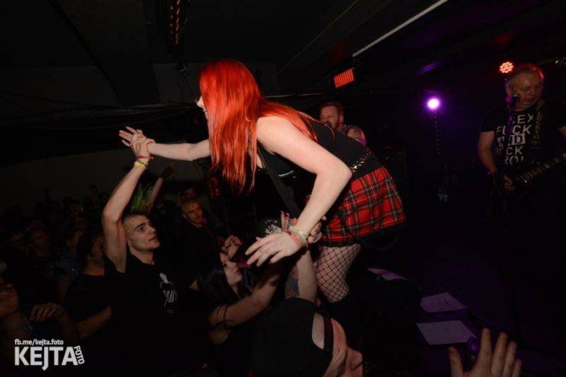 Žižkovská noc nepolevila ani v sobotu, vystoupili RV 4, PVA nebo NVÚ