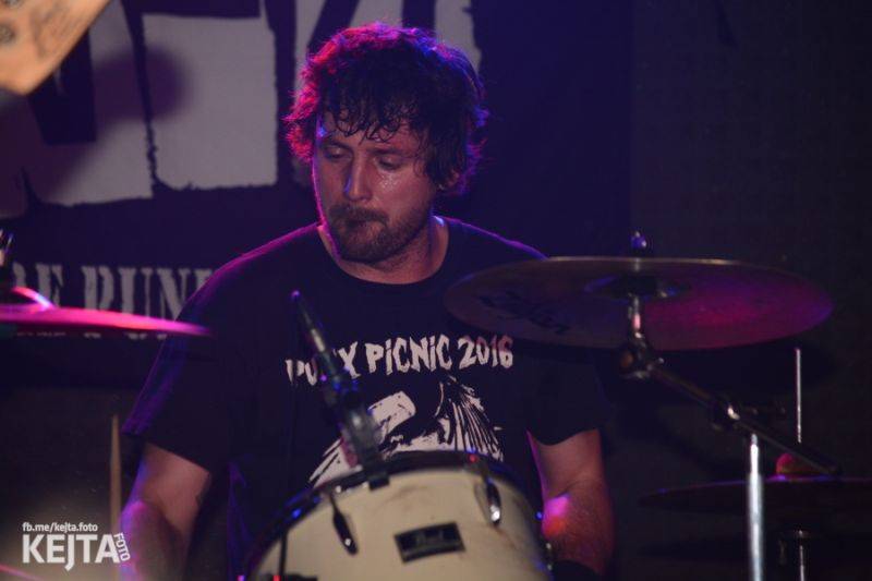 Žižkovská noc nepolevila ani v sobotu, vystoupili RV 4, PVA nebo NVÚ