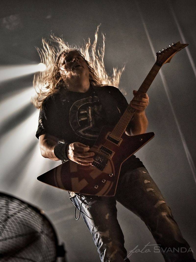 Arakain slavil narozeniny znovu nadvakrát