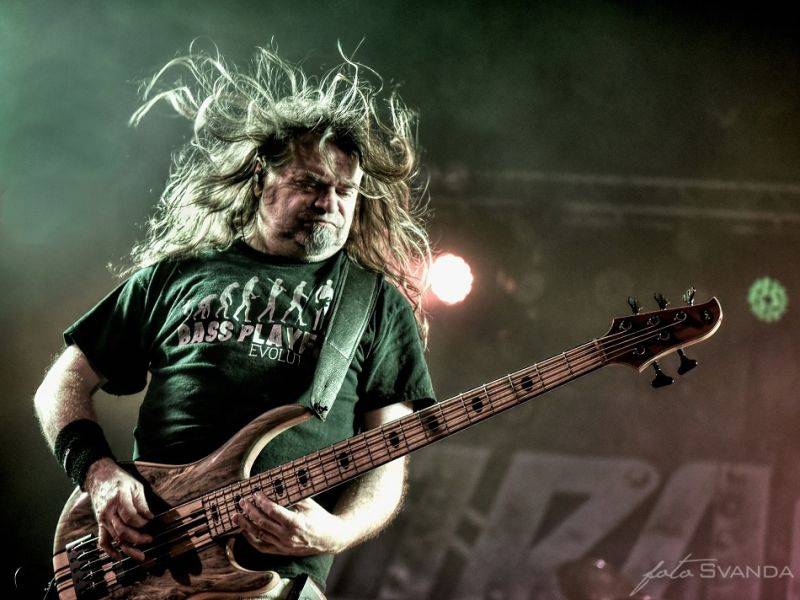 Arakain slavil narozeniny znovu nadvakrát