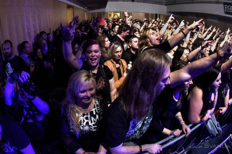 Arakain slavil narozeniny znovu nadvakrát