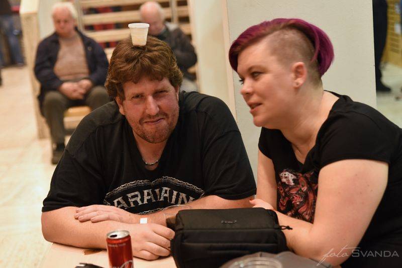 Arakain slavil narozeniny znovu nadvakrát