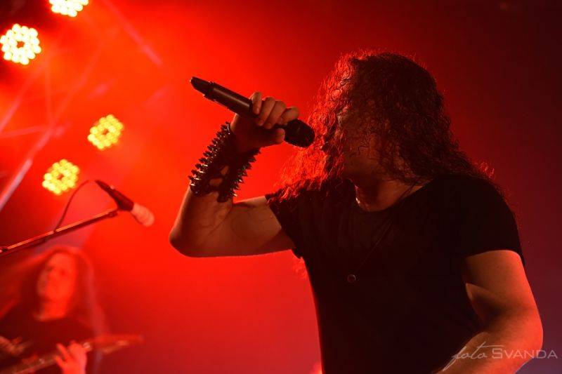 Arakain slavil narozeniny znovu nadvakrát